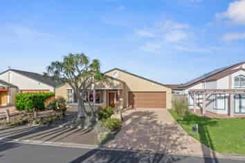 7 Huntaway Lane, Te Atatu Peninsula