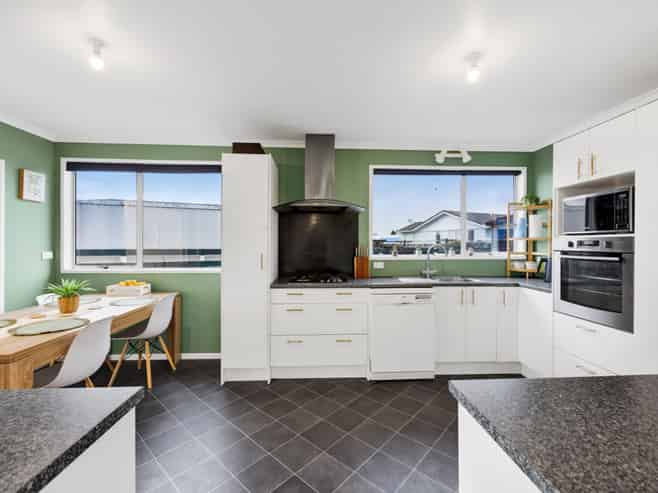 2 Tawa Street, Hawera