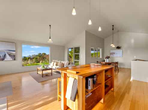 87 M Greenwood Road, Leigh