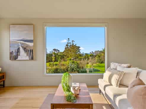 87 M Greenwood Road, Leigh