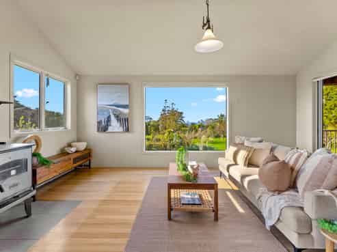 87 M Greenwood Road, Leigh