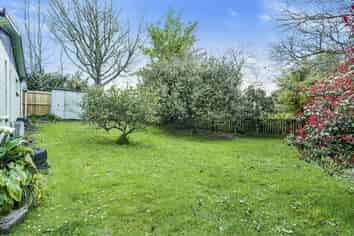 B/15 Saxbys Road, Glenview