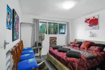 B/15 Saxbys Road, Glenview