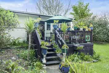 B/15 Saxbys Road, Glenview