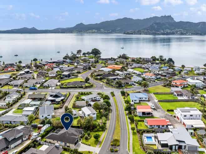 6 Stace Hopper Drive, One Tree Point
