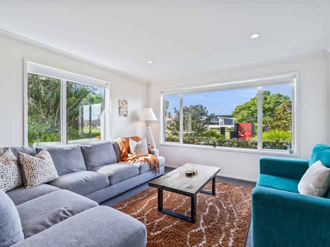 6 Stace Hopper Drive, One Tree Point