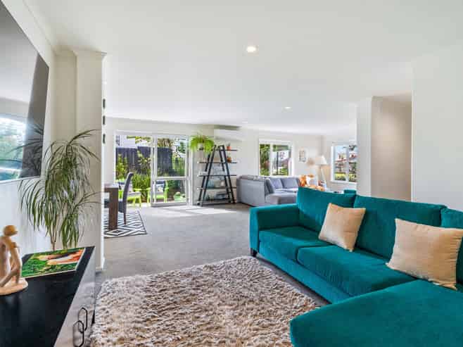 6 Stace Hopper Drive, One Tree Point