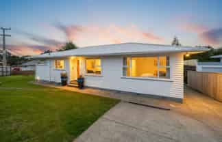 48 Mark Avenue, Paparangi