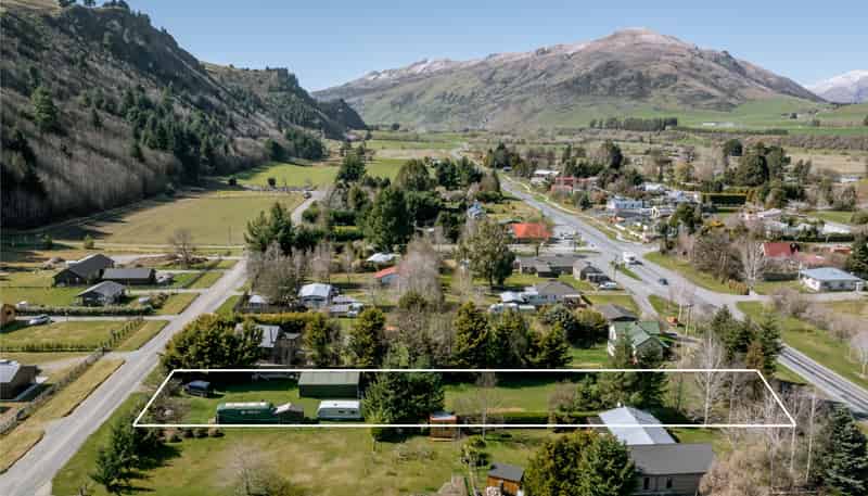 12 Athol-Five Rivers Highway, Athol