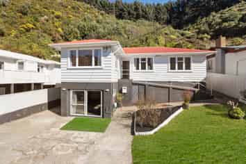 147 Happy Valley Road, Owhiro Bay
