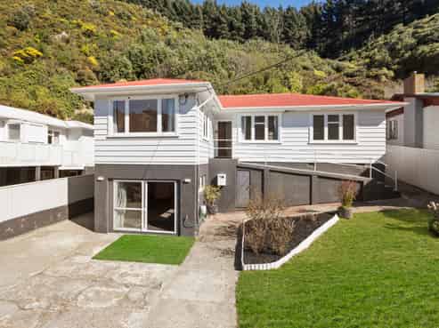 147 Happy Valley Road, Owhiro Bay