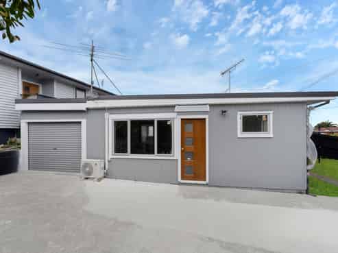 1/116 Beaumonts Way, Manurewa