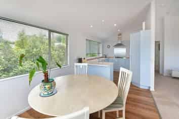 35A Elliston Crescent, Stanmore Bay