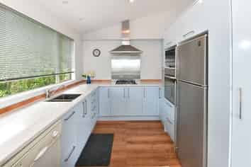 35A Elliston Crescent, Stanmore Bay