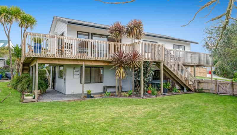 18 Hinemoa Place, Snells Beach