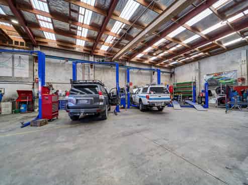 Prime automotive/trade retail precinct