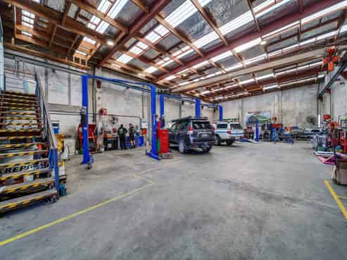 Prime automotive/trade retail precinct