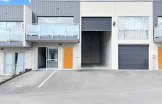 Affordable Office and High Stud Warehouse