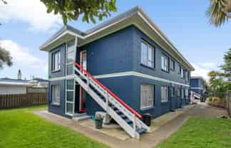 8/218 Onepu Road, Lyall Bay