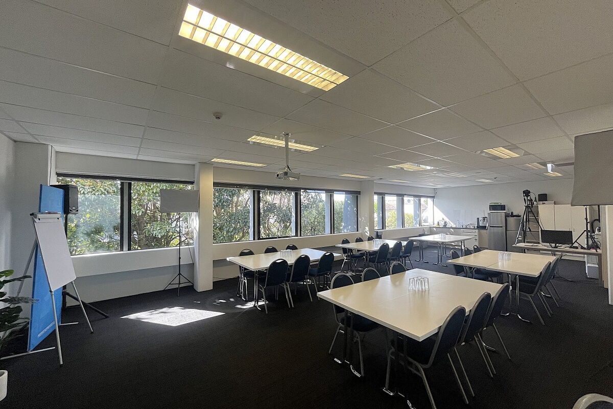 Quality Fitted Ellerlsie Office - Ansicht 6