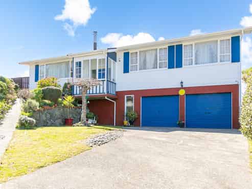 24 Turriff Crescent, Tawa