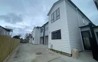 3/15 Holland Avenue, Point England