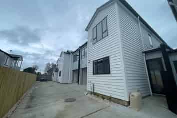 3/15 Holland Avenue, Point England