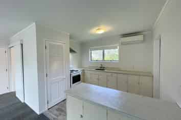 11B Tallington Crescent, Torbay