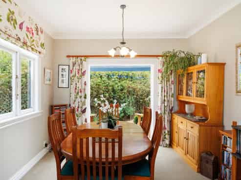 11 Kings Court, Roslyn