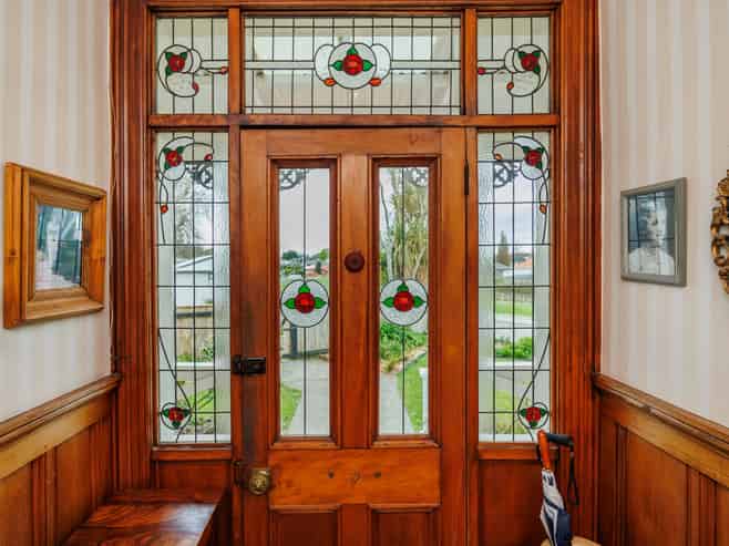 11 Kings Court, Roslyn