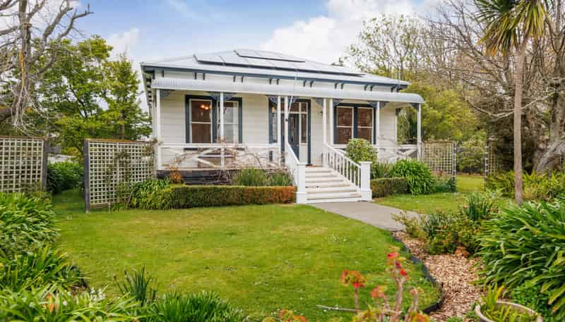11 Kings Court, Roslyn