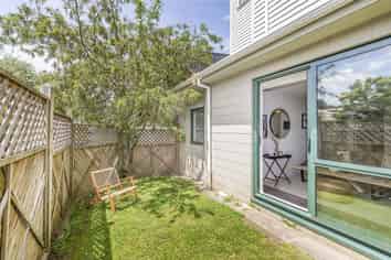 1A/13 Palm Grove, Berhampore