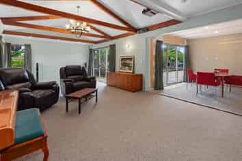 176 Western Hills Drive, Kensington