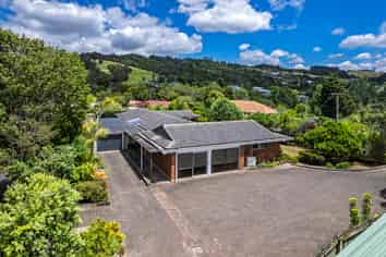 176 Western Hills Drive, Kensington