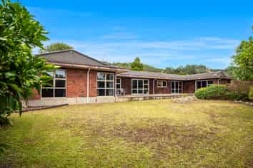 176 Western Hills Drive, Kensington