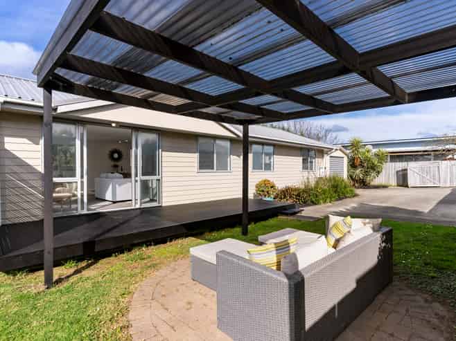 16 Curlew Bay Road, Otahuhu