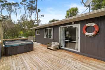190A Howard Road, Orere Point