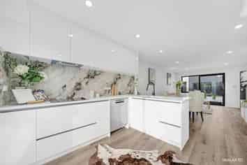 43B Beach Road, Pahurehure