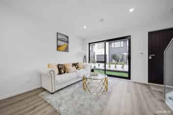 43B Beach Road, Pahurehure