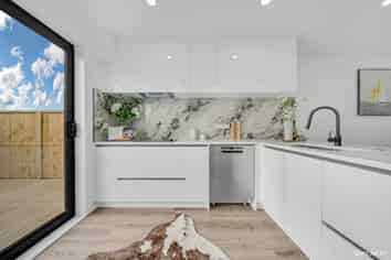 43B Beach Road, Pahurehure