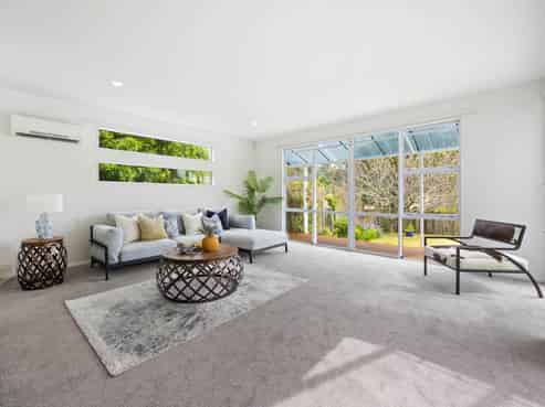 15 Advance Way, Albany