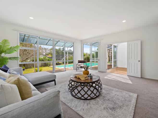 15 Advance Way, Albany