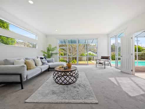 15 Advance Way, Albany