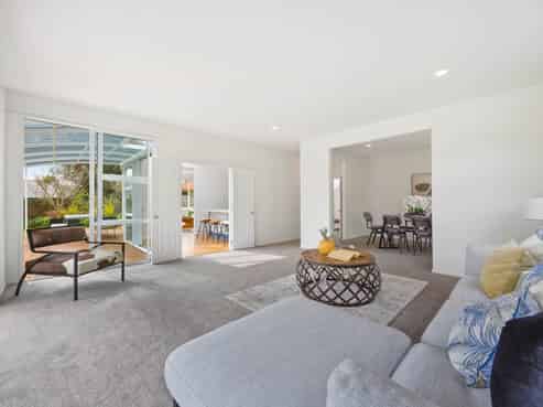 15 Advance Way, Albany