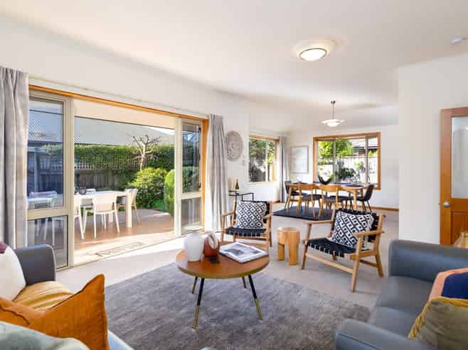 2 Bella Grove Way, The Wood