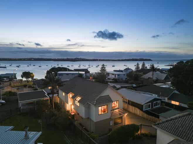 2/161 Bucklands Beach Road, Bucklands Beach
