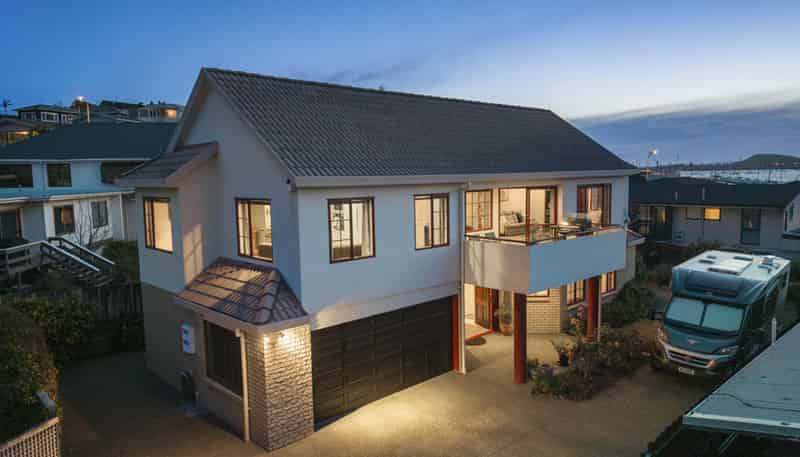 2/161 Bucklands Beach Road, Bucklands Beach