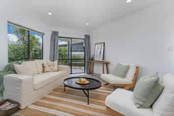 11 Morcom Drive, Cooks Beach