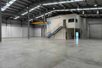 911sqm Sydenham - 5T gantry 