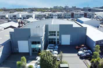 911sqm Sydenham - 5T gantry 